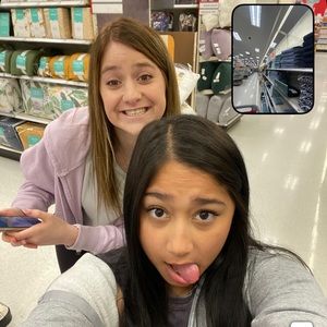 Meet your Posher, Alexis